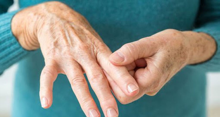 Đau khớp ngón tay gây lên rất nhiều phiền phức trong sinh hoạt hàng ngày cũng như công việc của người bệnh